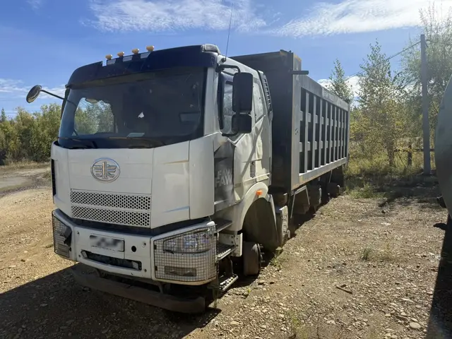 FAW J6 8x4 Самосвал
