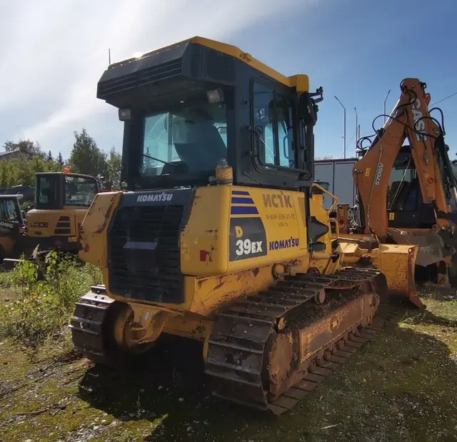 Komatsu D39EX-22 Бульдозер, фото 3