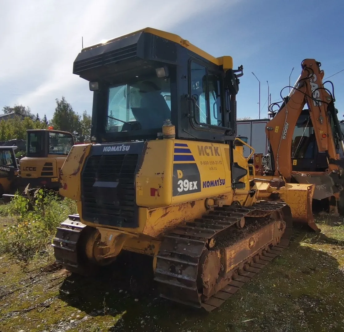 Komatsu D39EX-22 Бульдозер, фото 3
