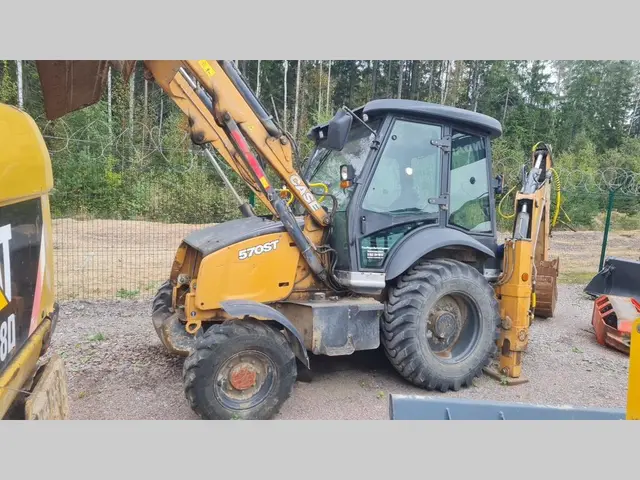CASE 570ST