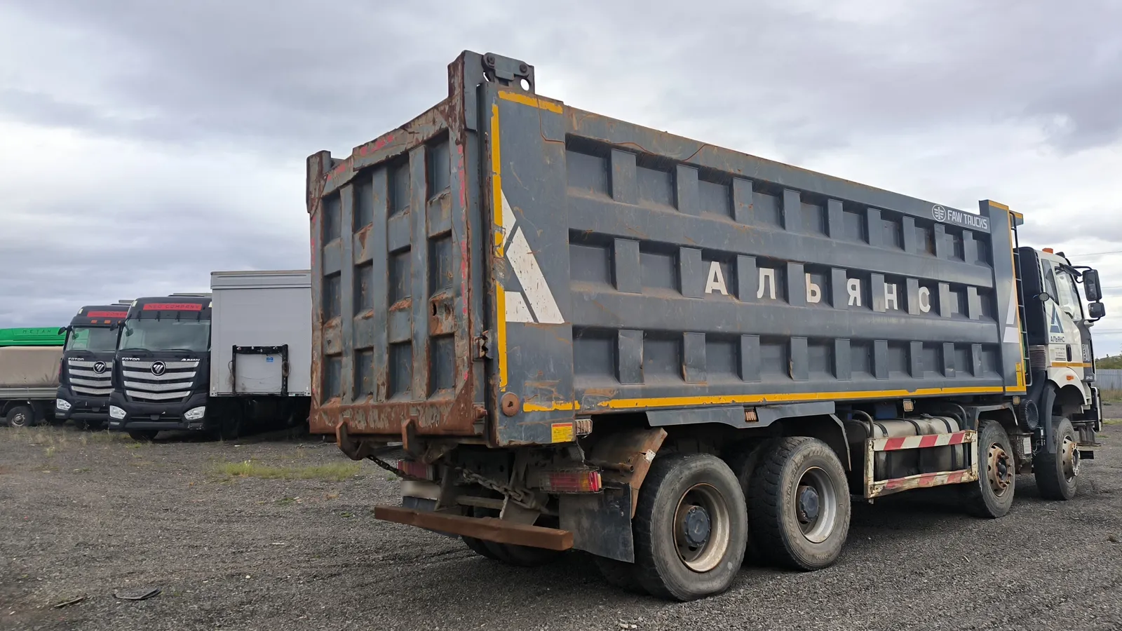 FAW J6 8x4 Самосвал, фото 3