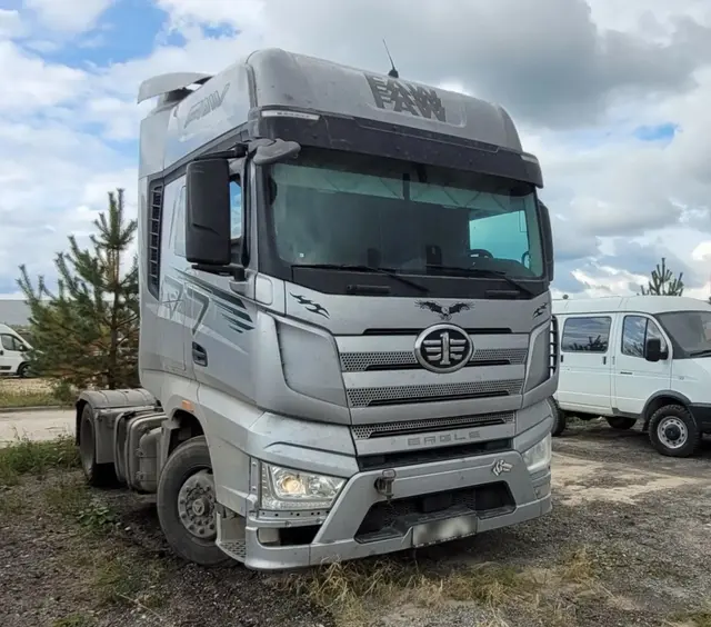 FAW J7 4x2 Седельный тягач, фото 2