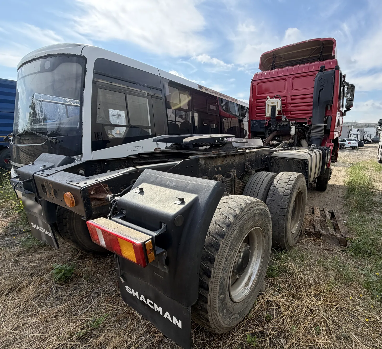 Shacman SX* 6x6 Седельный тягач, фото 3