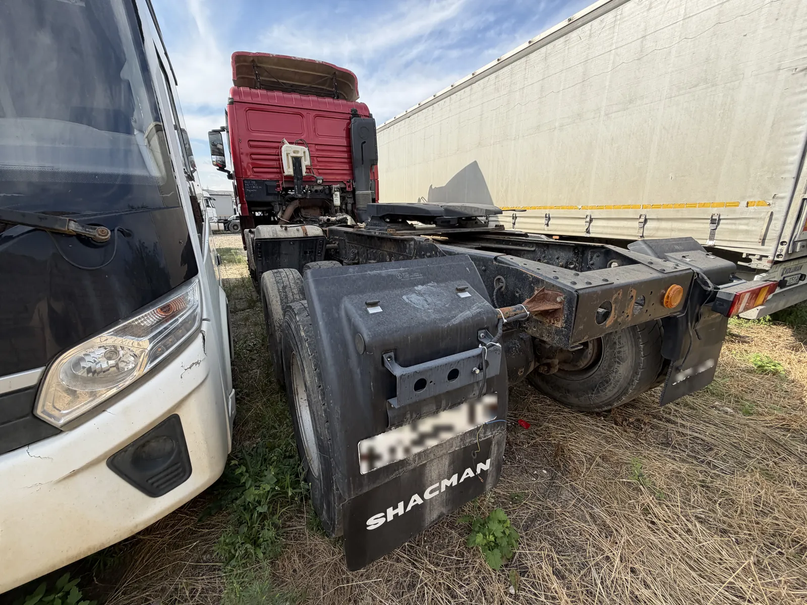 Shacman SX* 6x6 Седельный тягач, фото 4