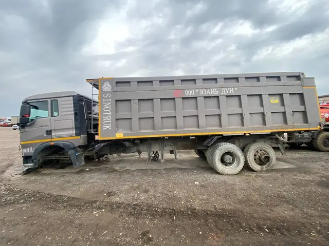 HOWO T5G 8x4 Самосвал, фото 5