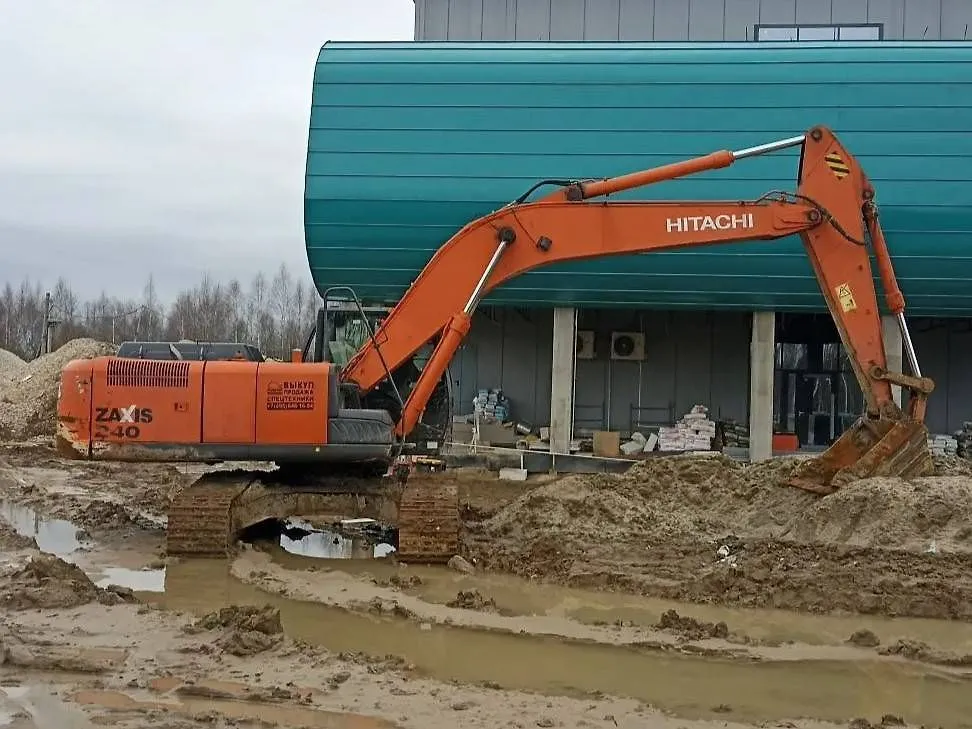 HITACHI ZX240 Экскаватор, фото 2