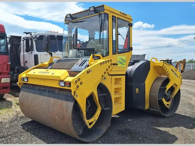 BOMAG BW 203 АD-4