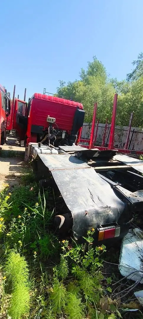 Shacman SX* 6x6 Седельный тягач, фото 3