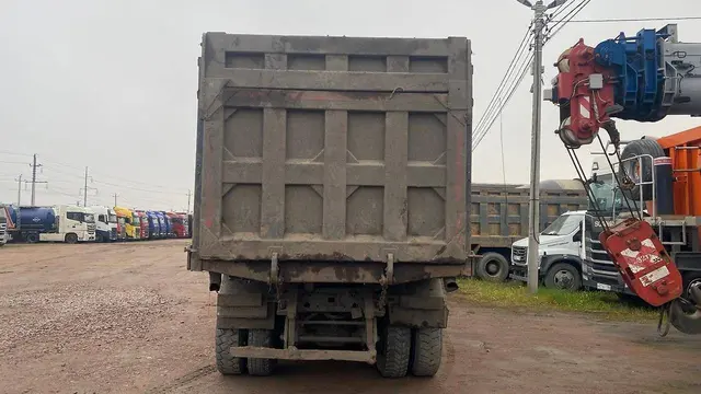 HOWO ZZ* 6x4 Самосвал, фото 3