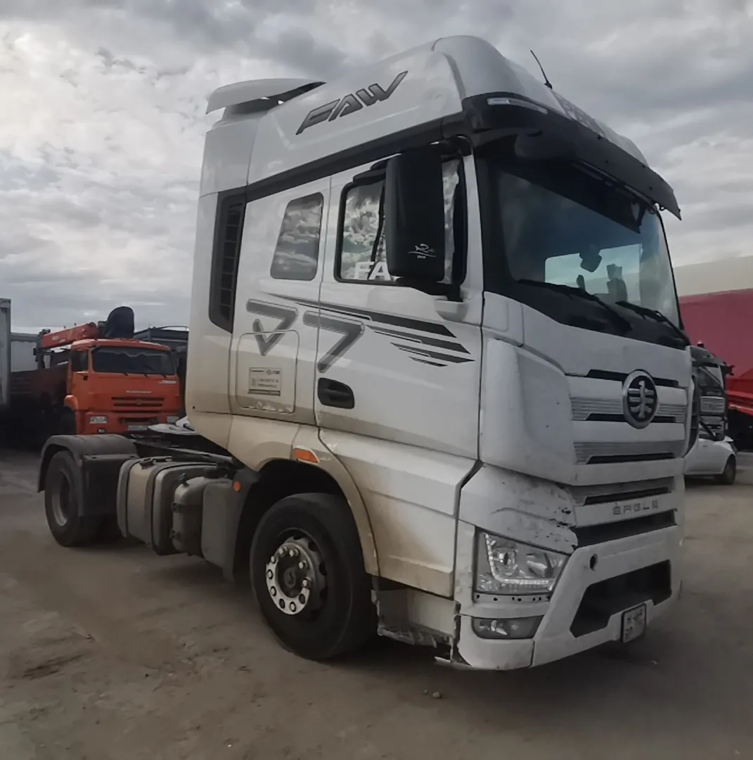 FAW J7 4x2 Седельный тягач, фото 2