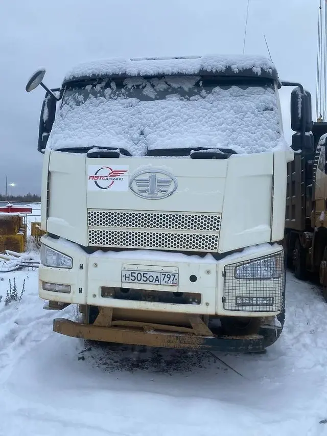 FAW CA 3310 8x4 Самосвал