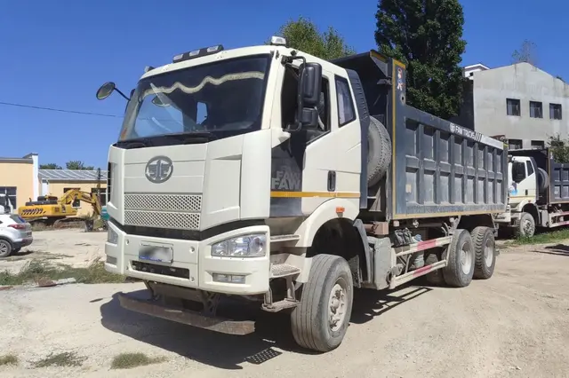 FAW CA 3250 6x4 Самосвал