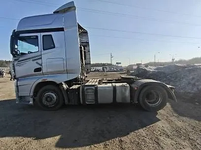 FAW J7 4x2 Седельный тягач, фото 2