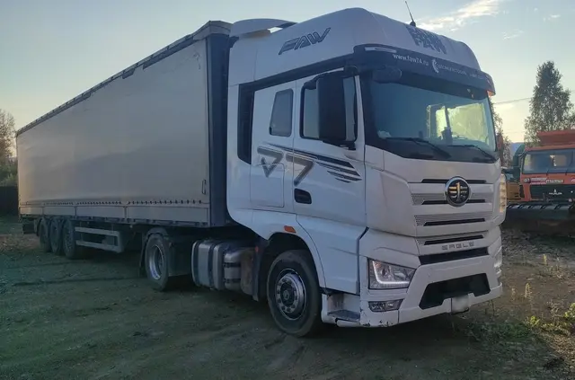 FAW J7 4x2 Седельный тягач, фото 2