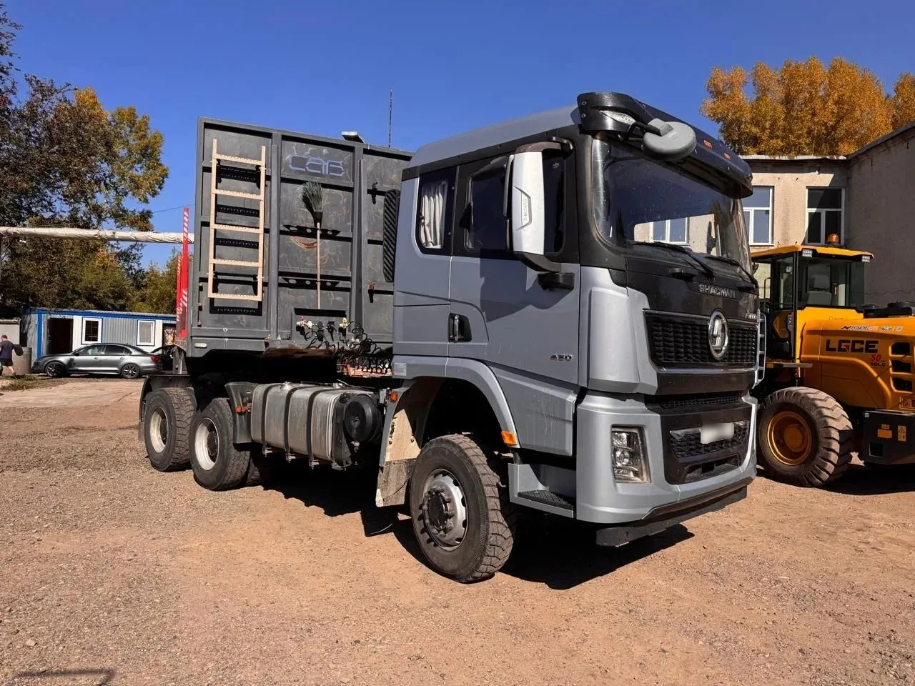 Shacman SX* 6x6 Седельный тягач, фото 2