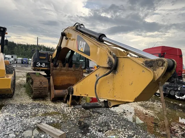 Caterpillar CATERPILLAR, 330D2L
