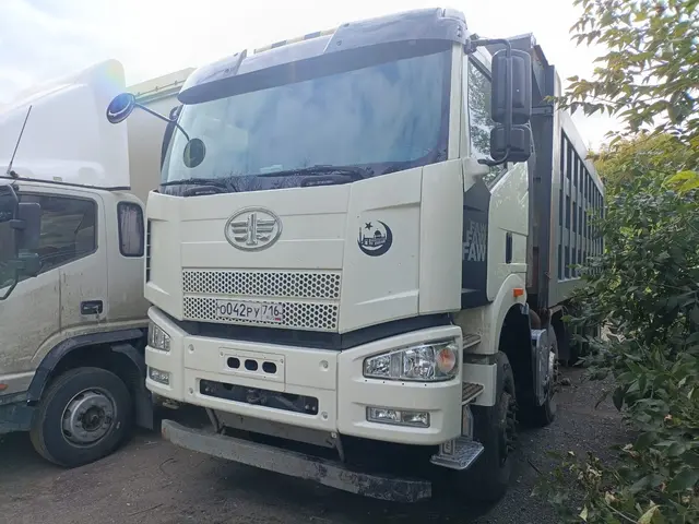FAW J6 8x4 Самосвал