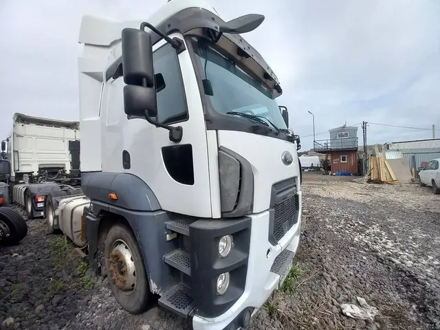 Ford Cargo 4x2 Седельный тягач, фото 2