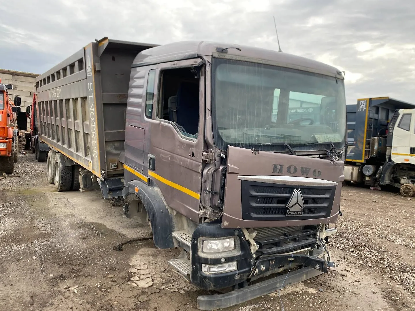 HOWO T5G 8x4 Самосвал, фото 2