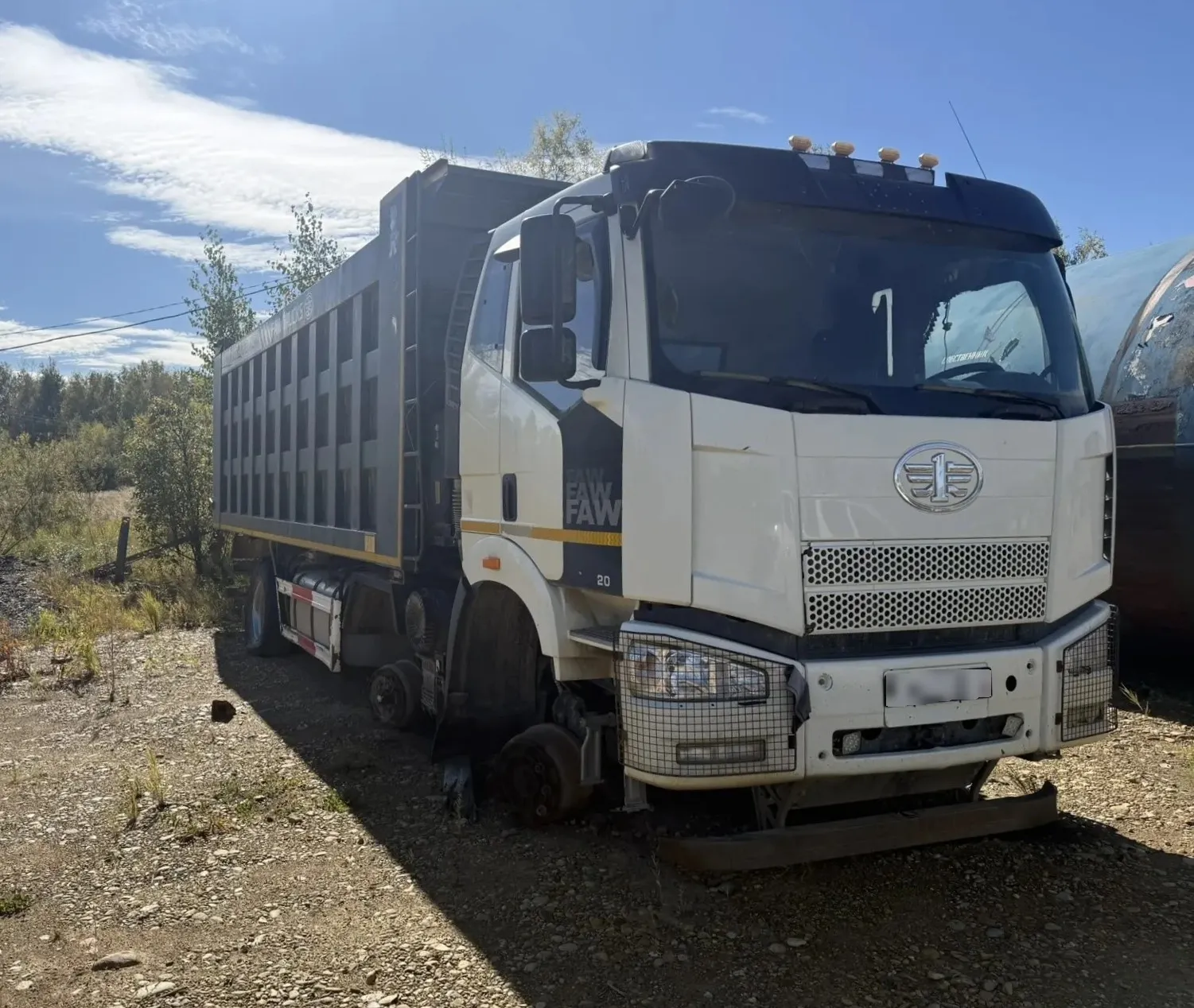 FAW J6 8x4 Самосвал, фото 2