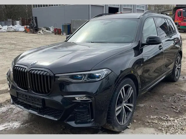 BMW X7