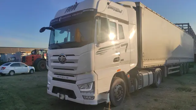 FAW J7 4x2 Седельный тягач