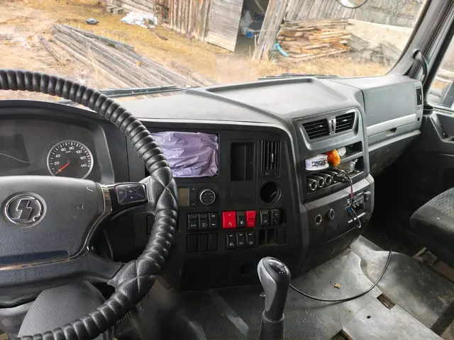 Shacman SX* 6x4 Седельный тягач, фото 4