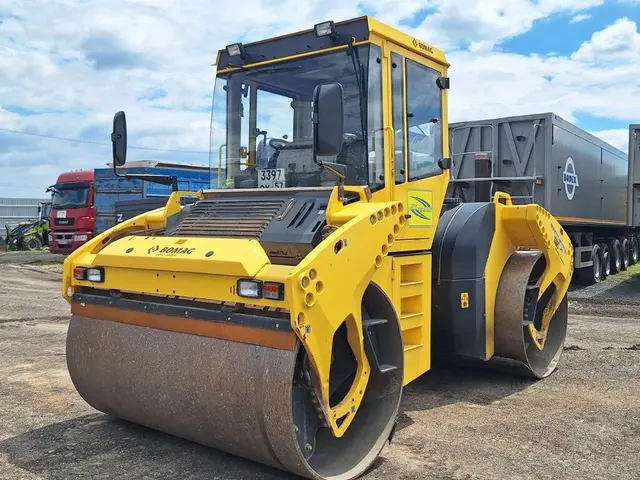 BOMAG BW 203 ADO-4