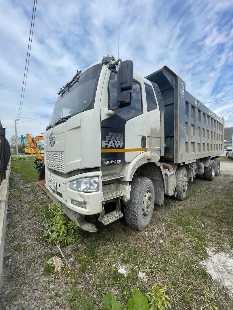 FAW J6 8x4 Самосвал, фото 2