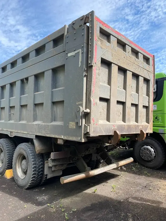 Shacman SX* 8x4 Самосвал, фото 3