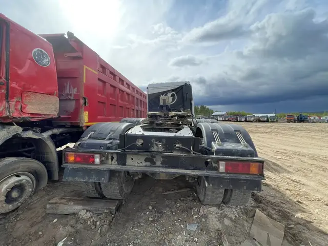 Shacman SX* 6x6 Седельный тягач, фото 4