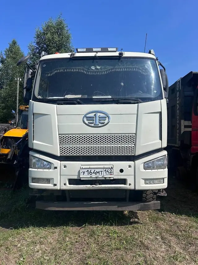 FAW J6 8x4 Самосвал