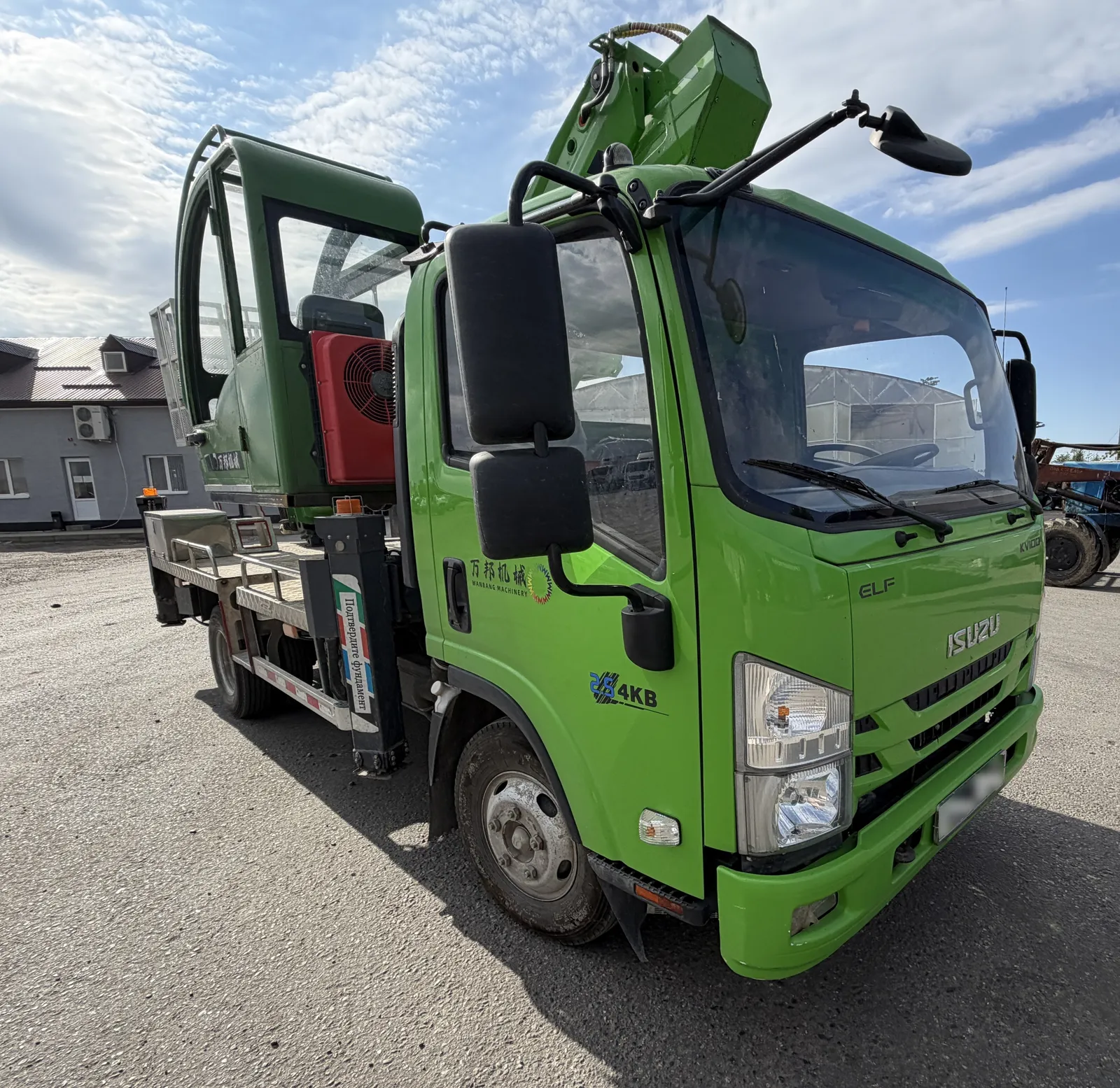 ISUZU ELF 7.5 4x2 Автовышка, фото 2