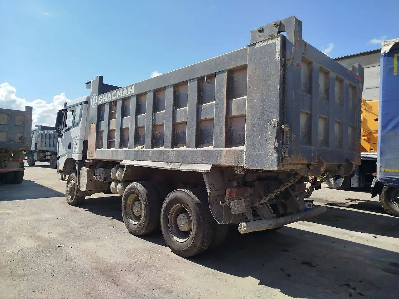 Shacman SX* 6x6 Самосвал, фото 4