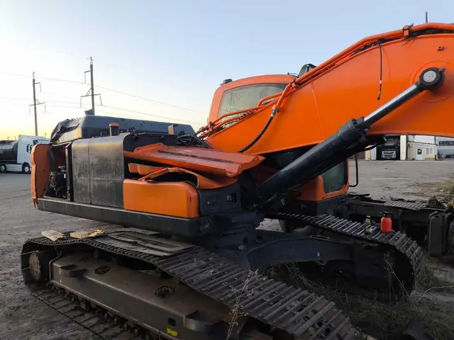Doosan DX260LCA