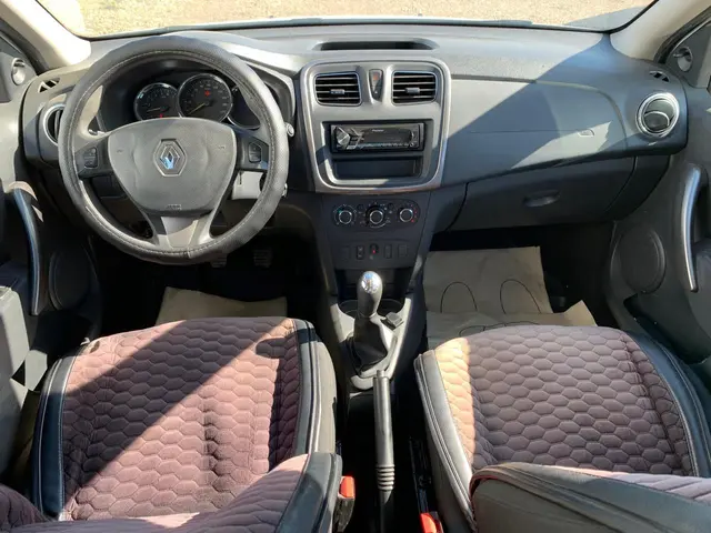 Renault Sandero 1.6 Access, фото 5