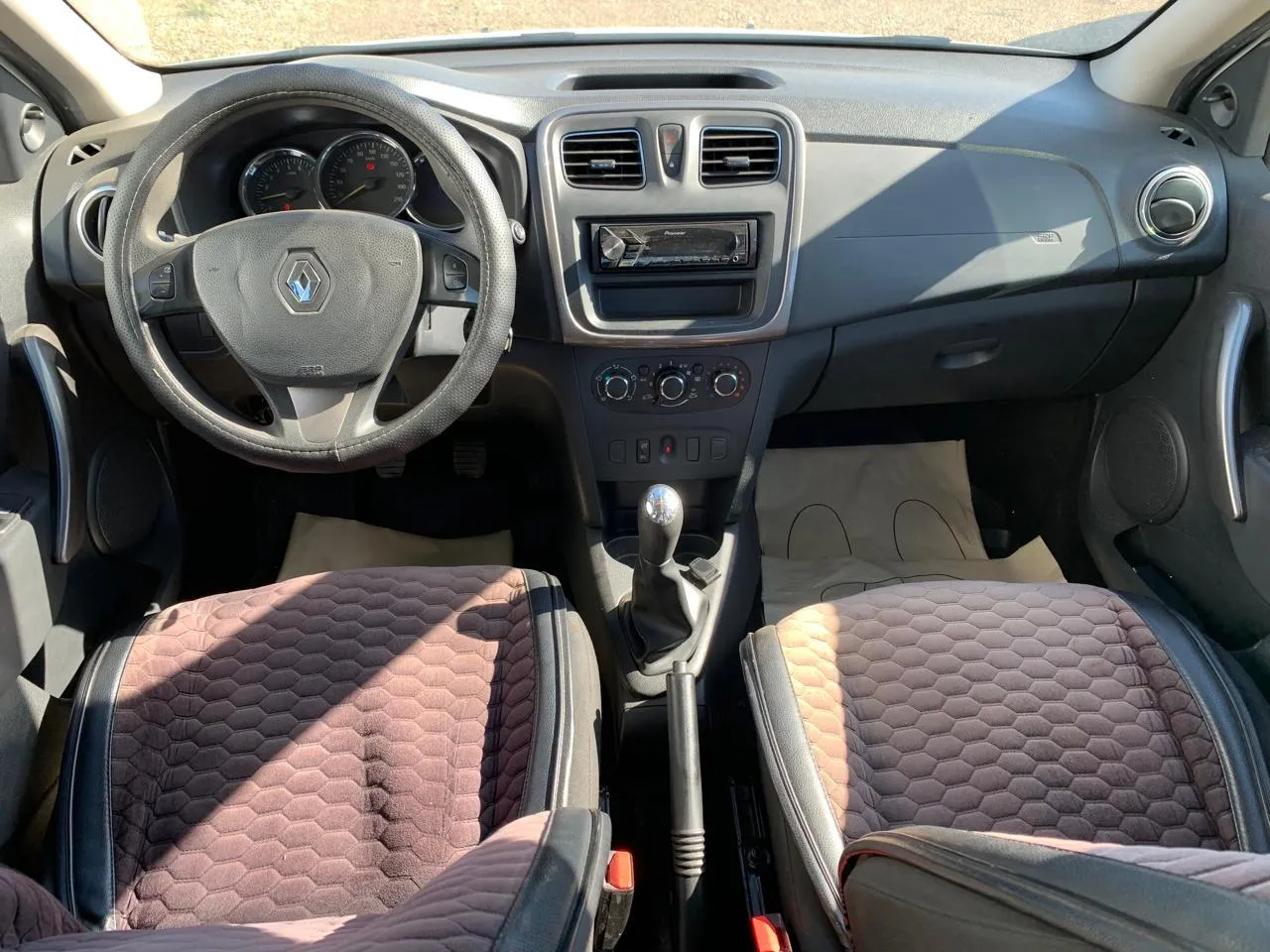 Renault Sandero 1.6 Access, фото 5