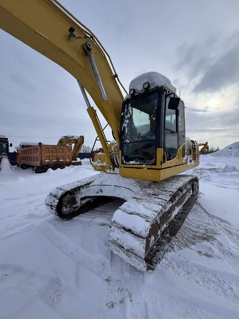 Komatsu PC 220 Экскаватор, фото 3
