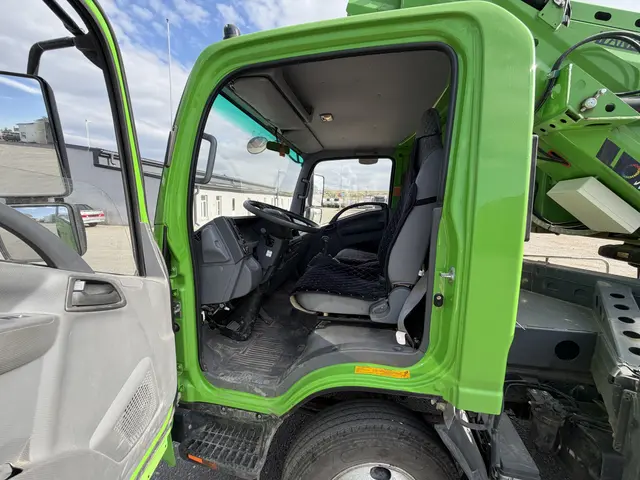 ISUZU ELF 7.5 4x2 Автовышка, фото 5