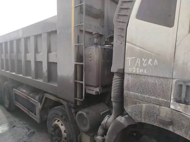 FAW J6 8x4 Самосвал, фото 3