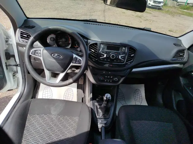 LADA Vesta седан 1.6 Comfort Optima, фото 5