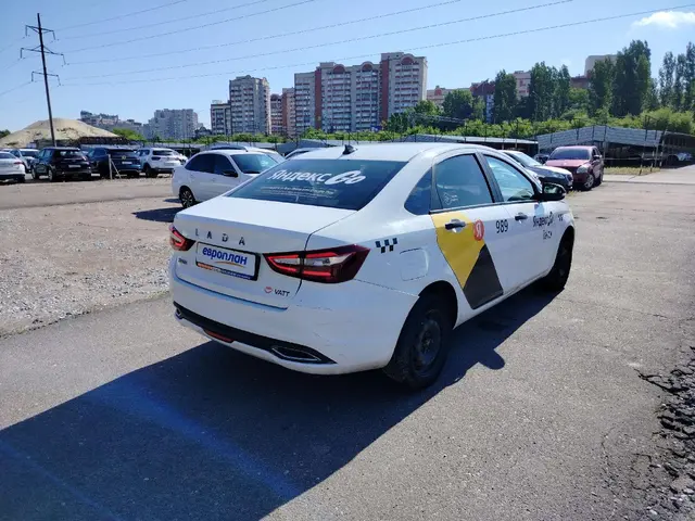 LADA Vesta седан Комфорт 1.6 106 л.с. МТ