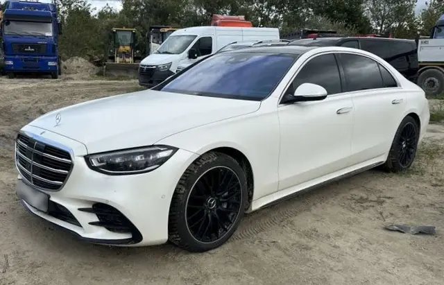 Mercedes-Benz S седан