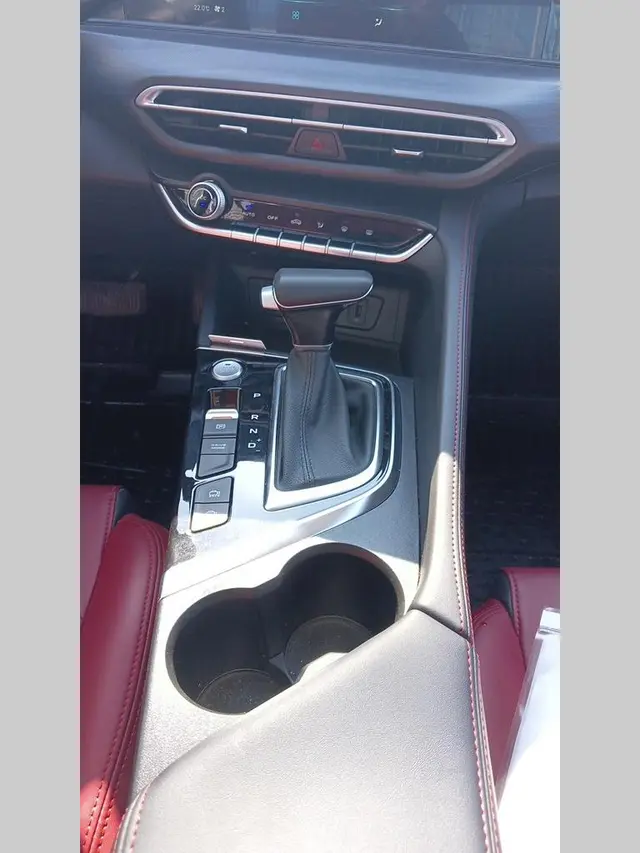 Changan EADO, фото 4