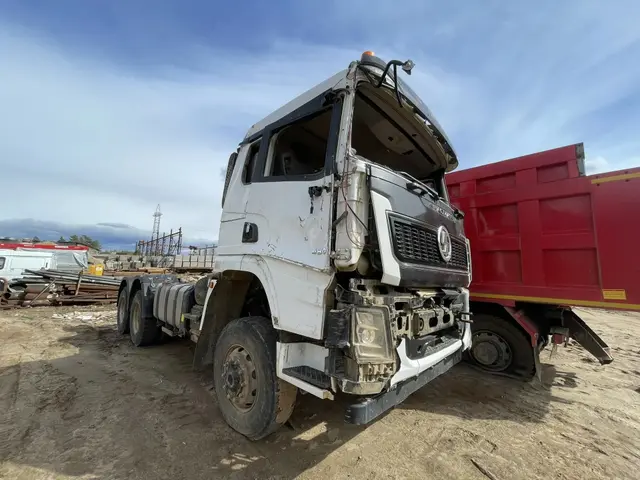 Shacman SX* 6x6 Седельный тягач, фото 2