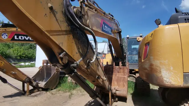 Lovol FR225* Экскаватор