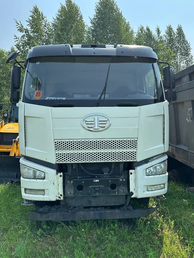 FAW CA 3310 8x4 Самосвал