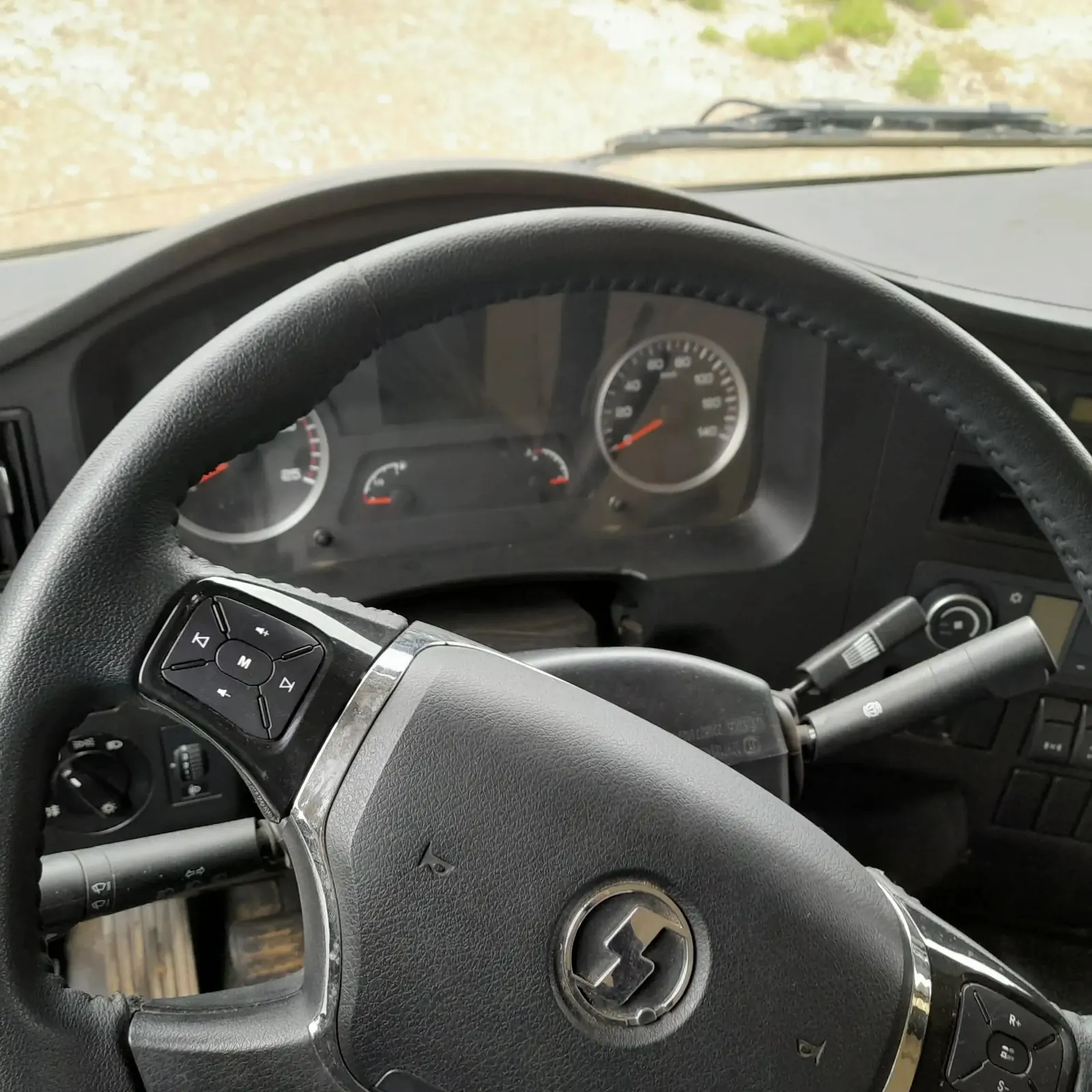 Shacman SX* 8x4 Самосвал, фото 5