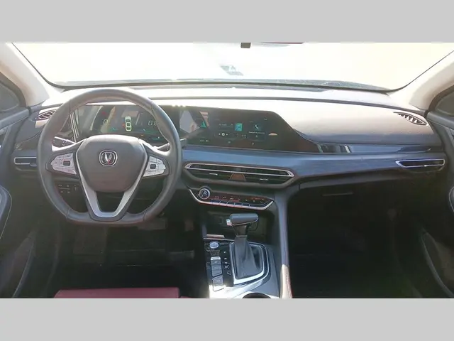 Changan EADO, фото 2