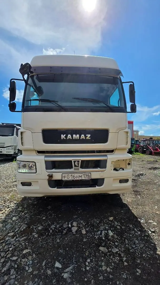 КАМАЗ М1840 4x2 Седельный тягач